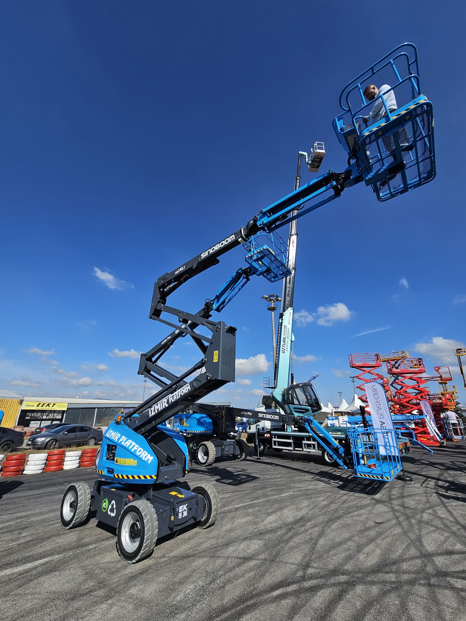 B�ZDEN HABERLER / PLATFORM G�NLER� 2023 AUTODROM �STANBUL FUARINDAYIZ. foto�raf� 47
